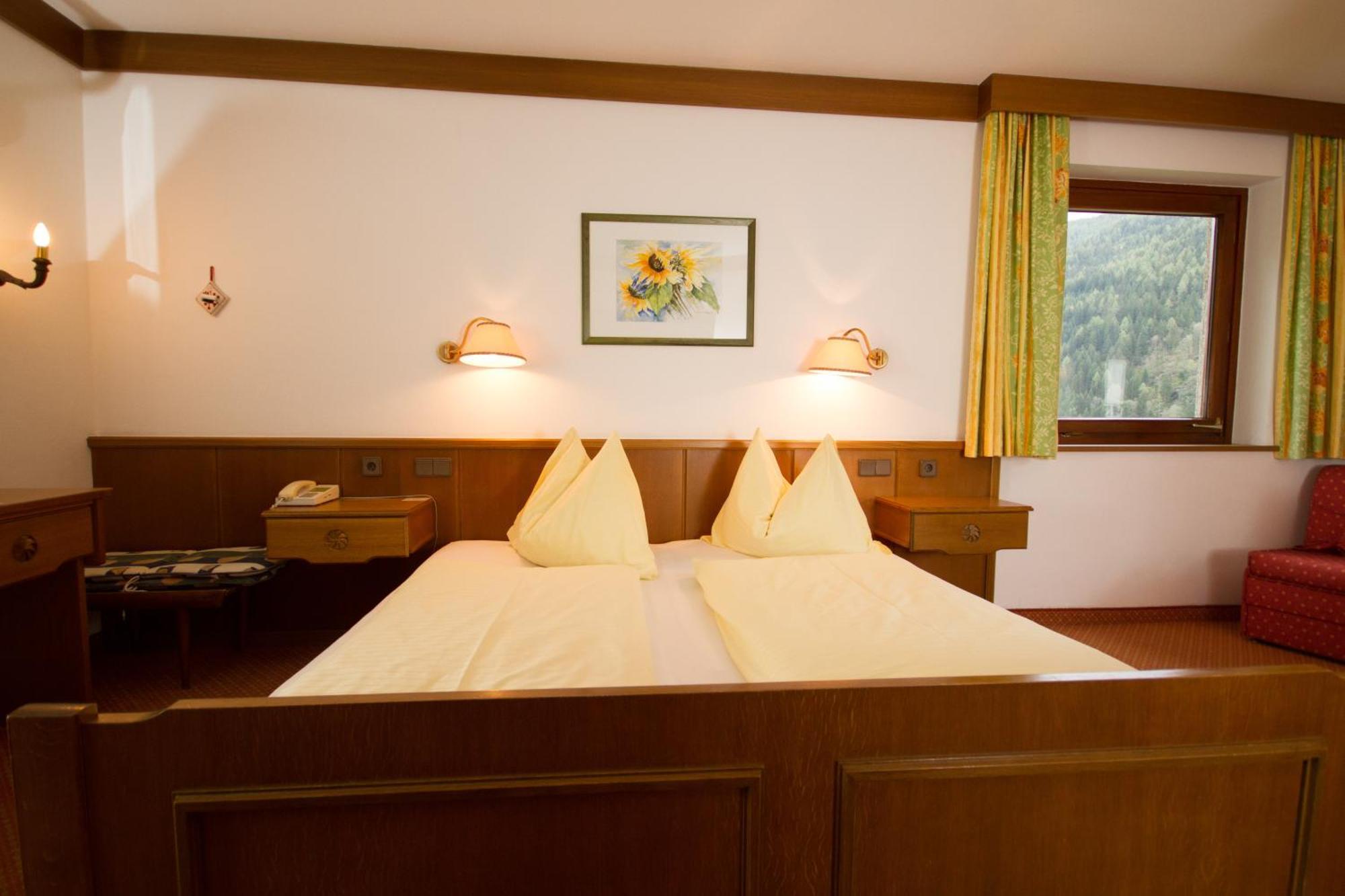 Hotel Garni Sonnblick Bad Kleinkirchheim Room photo